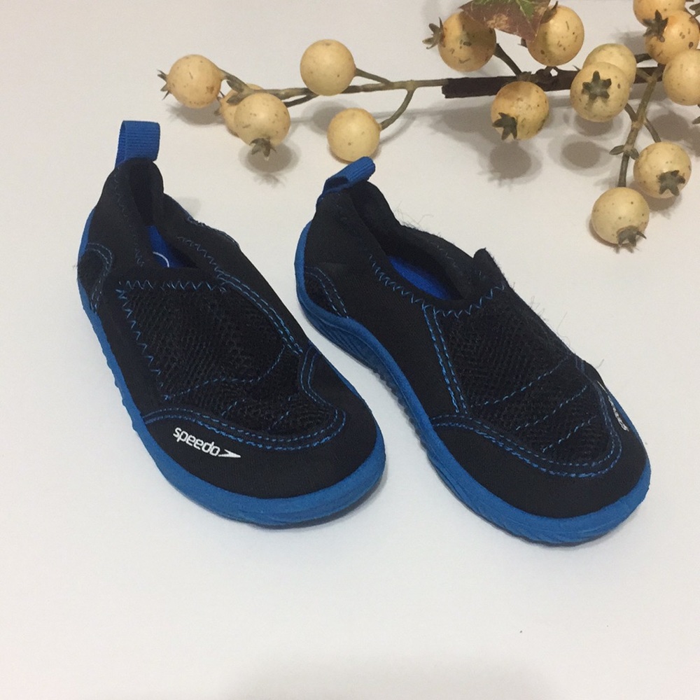 Speedo water shoes